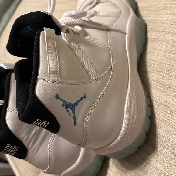 Nike Air Jordan Retro 11 ‘Legend Blue’ - Picture 7 of 9